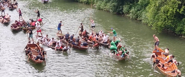 Stocherkahnrennen in T&uuml;bingen (Quelle: RIK)