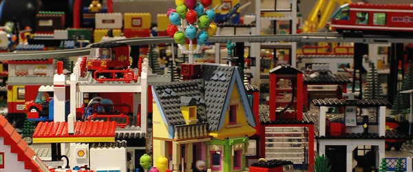 Fliegendes Haus aus dem Film "Up!" in der Lego-Sonderschau (Quelle: RIK)
